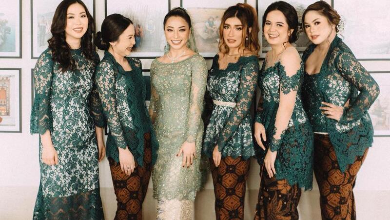 kebaya-hijau-zamrud