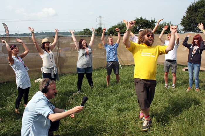 mengenal-laughter-yoga