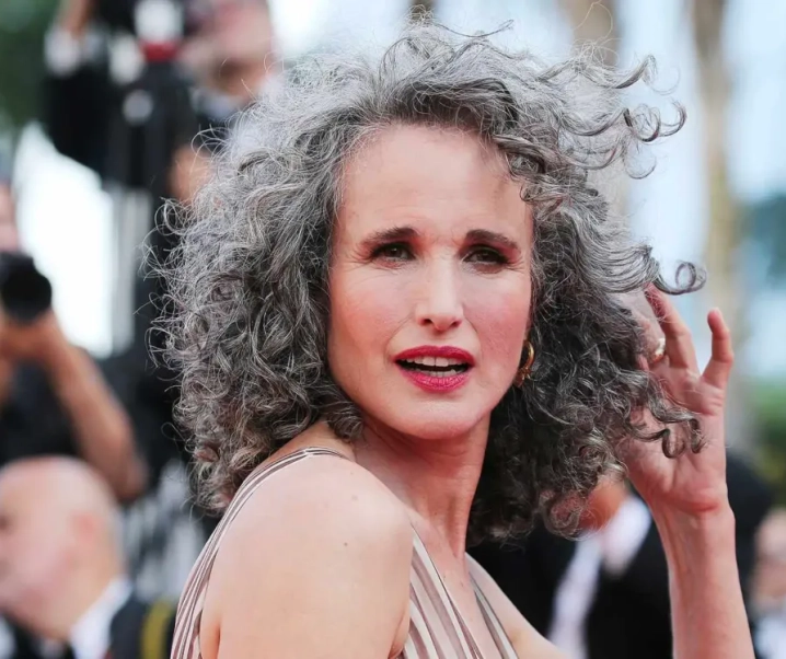 Andie MacDowell: Menua Tidak Mengurangi Kadar Kemenarikan