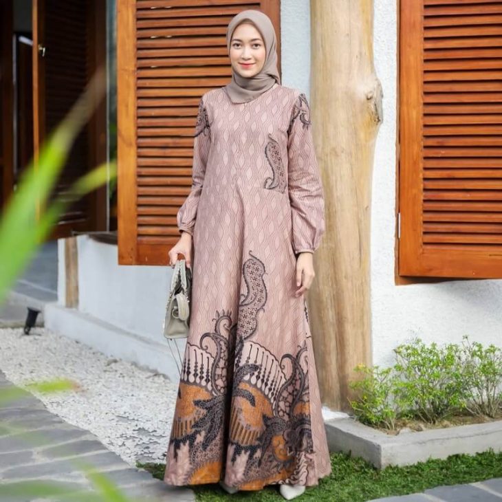 gamis-untuk-50-60-an-batik