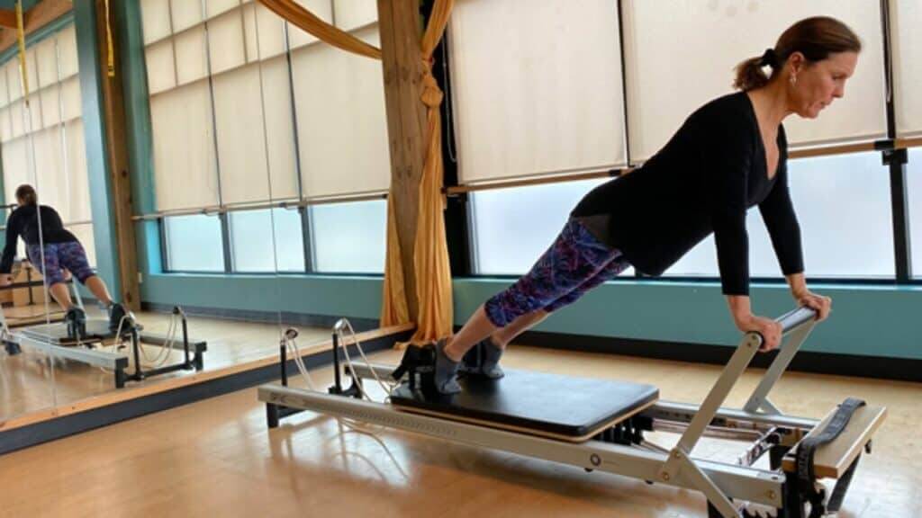 Manfaat-pilates-bagi-lansia