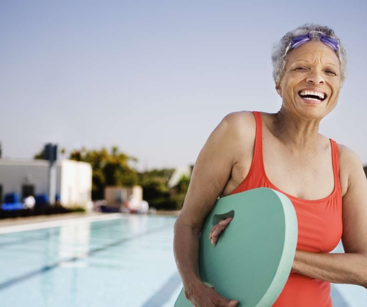 Berenang di Air Dingin sebagai Pereda Gejala Menopause