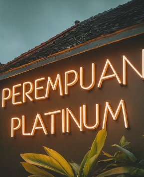 Kepemilikan Rumah bagi Perempuan Usia Platinum: Peluang dan Tantangan