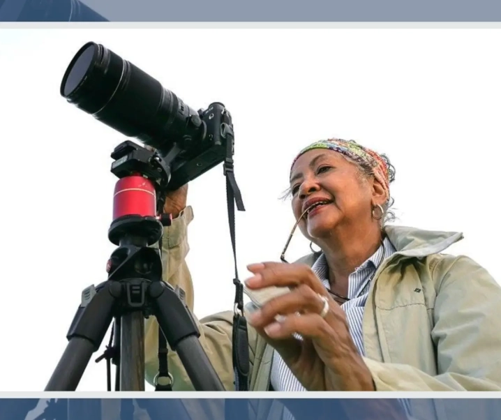 Awet Muda dengan Kamera: Perjalanan Hermandari Kartowisastro di Dunia Fotografi